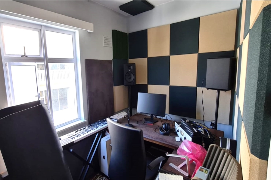 To Let 4 Bedroom Property for Rent in Sea Point Western Cape